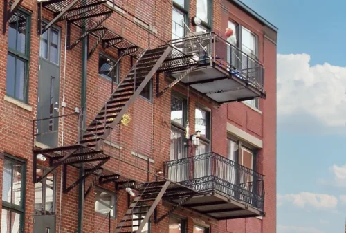 balcony catwalk fire escape